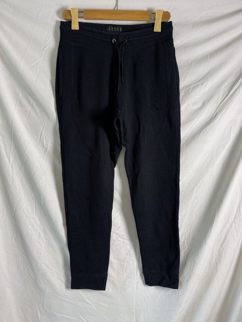 Jordan Jogger Sweatpants Black Size M (Category: Joggers) located in Manila. Submitted by noahcastilljos363 (Listing ID 1462501231, Image 1). Description: - Black Jordan sweatpants - Jogger style with drawstring waist - Iconic Jordan logo on the left leg - Comfortable cotton blend material - Versatile for casual outings or workouts - Made in China.