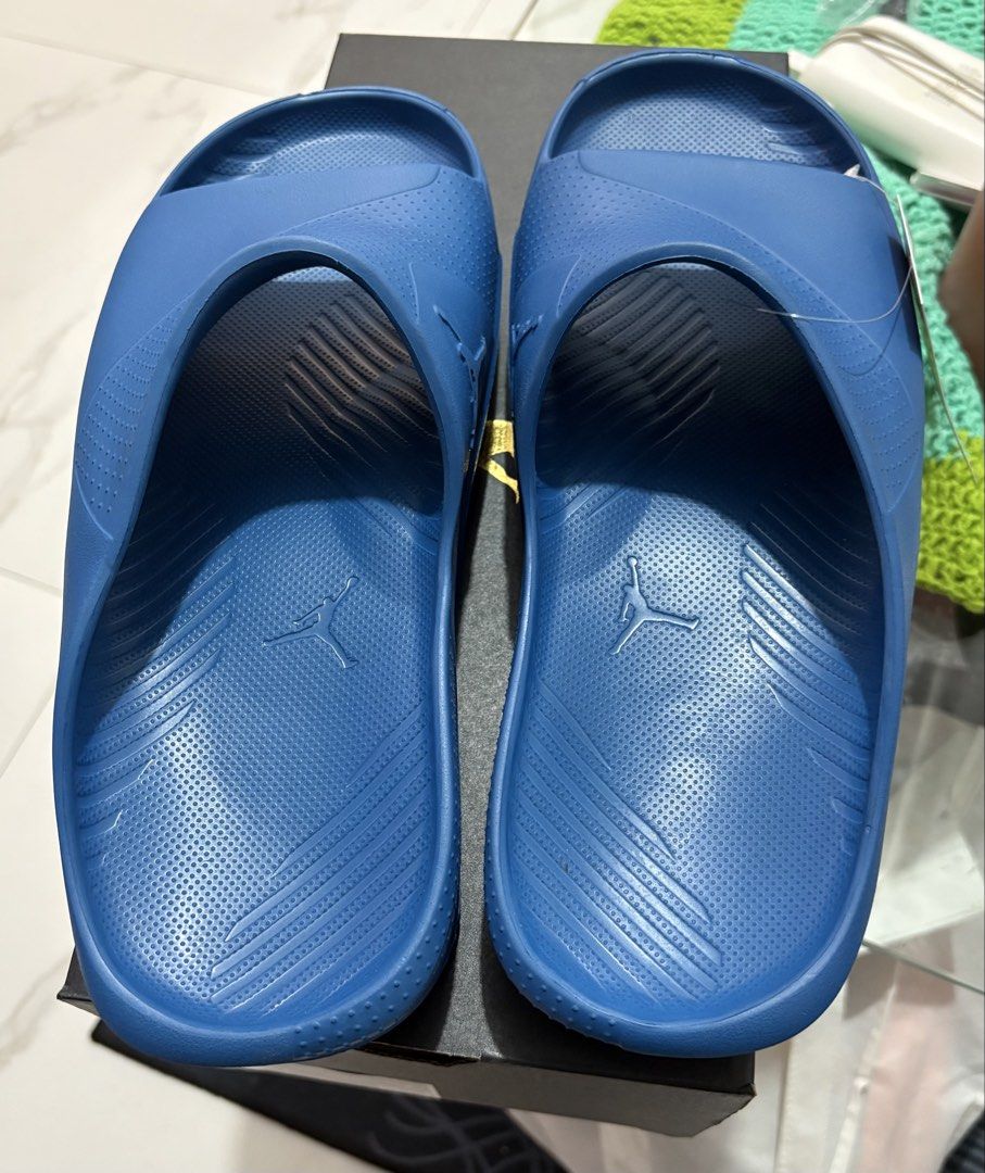 Jordan Men's Post Slides mens us10 (Category: Slippers & Slides) located in Manila. Submitted by shoepatos4u (Listing ID 1462623673, Image 3). Description: Jordan Post Men’s Slides Quick, comfy, cool. These slides are made of robust, flexible foam that will stay secure as you rack up those steps. Wide foot coverage holds your feet in place while the asymmetrical design gives you a distinct look. Foam platform provides lightweight, durable cushion