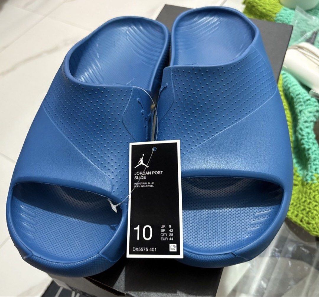 Jordan Men's Post Slides mens us10 (Category: Slippers & Slides) located in Manila. Submitted by shoepatos4u (Listing ID 1462623673, Image 1). Description: Jordan Post Men’s Slides Quick, comfy, cool. These slides are made of robust, flexible foam that will stay secure as you rack up those steps. Wide foot coverage holds your feet in place while the asymmetrical design gives you a distinct look. Foam platform provides lightweight, durable cushion