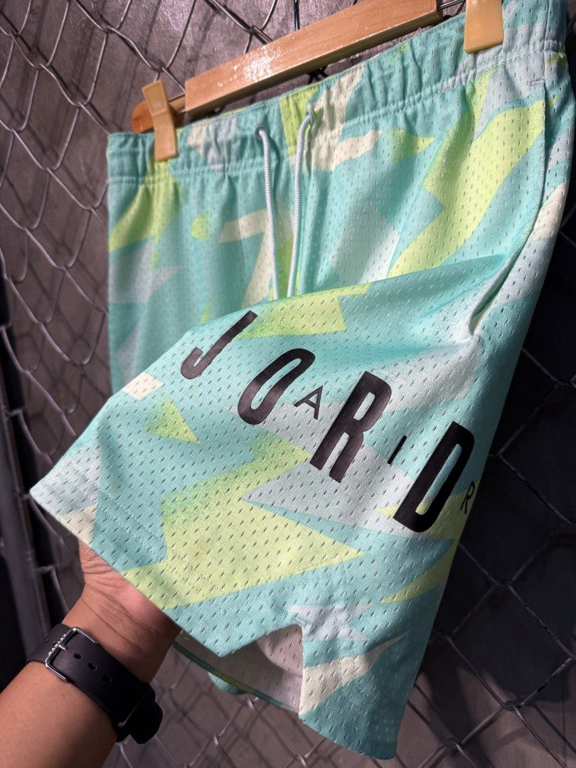 Jordan Mesh Shorts Teal Green Lightning Print (Category: Shorts) located in Manila. Submitted by ardobe.mnl (Listing ID 1462478698, Image 3). Description: Small on tag can fit to medium Waist: 29-34 Length: 17” Condition: Excellent Flaw: None! .