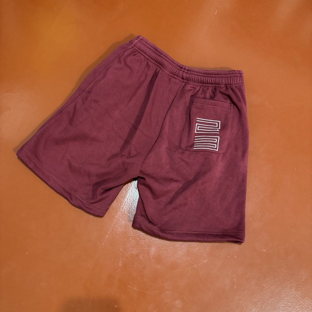 JORDAN SHORTS (Category: Shorts) located in Pasig City. Submitted by buzzthrifty (Listing ID 1462614381, Image 3). Description: SIZE 30-36WAIST 18"LENGTH 11.5" LEG HOLE EXCELLENT TO NEW CONDITION.