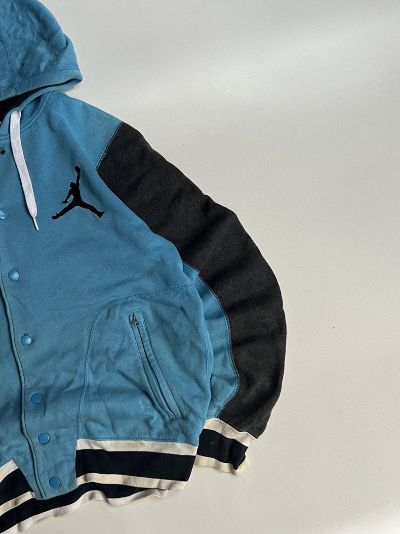 Jordan Varsity hoodie (Category: Hoodies) located in Manila. Submitted by tripnimichael (Listing ID 1462650444, Image 3). Description: Details: 23x24- Large fit Color rate-9/10 Condition-8/10 Issue- 3 Buttons loosed .
