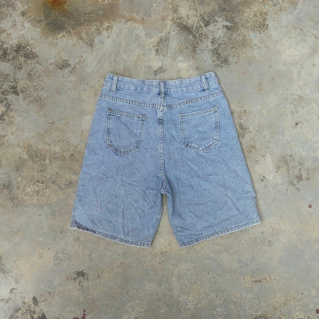 jorts (Category: Shorts) located in Ozamiz City. Submitted by drithrft (Listing ID 1462458199, Image 2). Description: Dimensions (inches) Waist - 28 Length - 19 Thigh - 11.5 Leg opening - 10 Condition - 10/10 Issue - none.