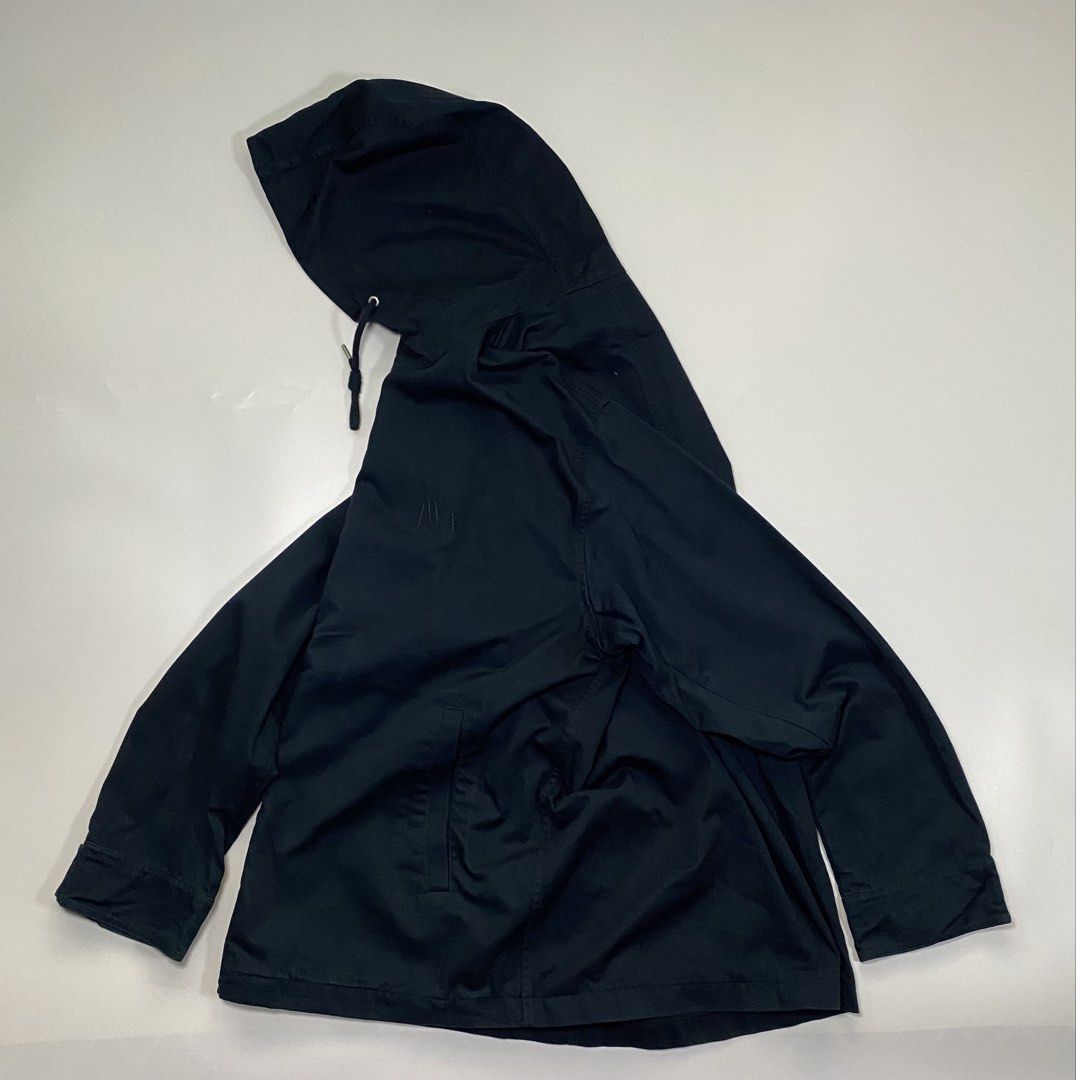 Jwanderson x Uniqlo (Category: Coats, Jackets and Outerwear) located in Bago City. Submitted by johnpaul_gidlayan (Listing ID 1462448763, Image 2). Description: Uniqlo x Jwanderson Color: Dark Blue Item Details Size: X-Large Dimension: 26x29 Sleeves: 25 Shoulder: 22.5 Condition: Excellent condition (needwash) Color Rate: 9.5/10 Flaws: None (Item color vary due to lighting) — Price: 950+sf.