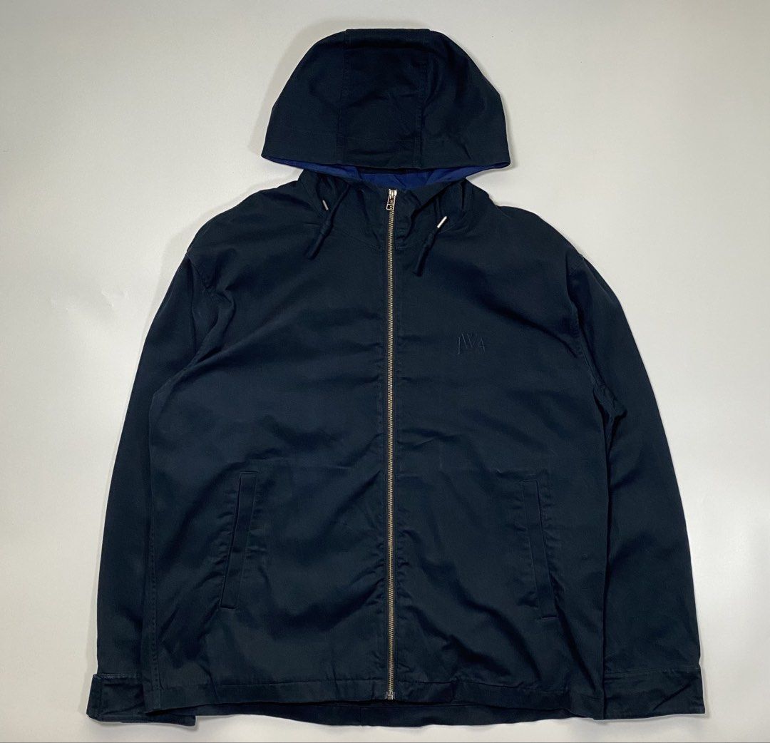 Jwanderson x Uniqlo (Category: Coats, Jackets and Outerwear) located in Bago City. Submitted by johnpaul_gidlayan (Listing ID 1462448763, Image 1). Description: Uniqlo x Jwanderson Color: Dark Blue Item Details Size: X-Large Dimension: 26x29 Sleeves: 25 Shoulder: 22.5 Condition: Excellent condition (needwash) Color Rate: 9.5/10 Flaws: None (Item color vary due to lighting) — Price: 950+sf.