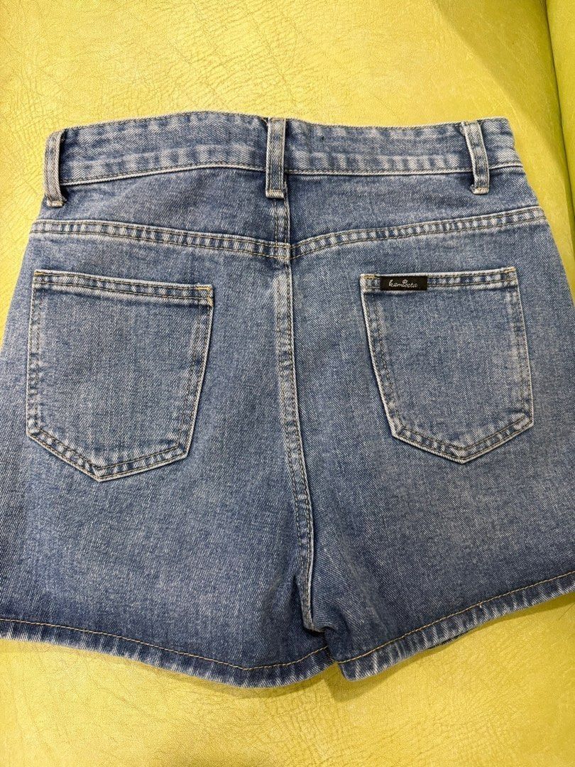 Kamiseta Denim Skort (Category: Skirts) located in Binan City. Submitted by lexiieverse (Listing ID 1462613194, Image 2). Description: Classic blue denim mini skirt. Simple A-line cut. Has pockets at the front and back. Zipper and button closure. Great for casual outfits. Easy to pair with tops..