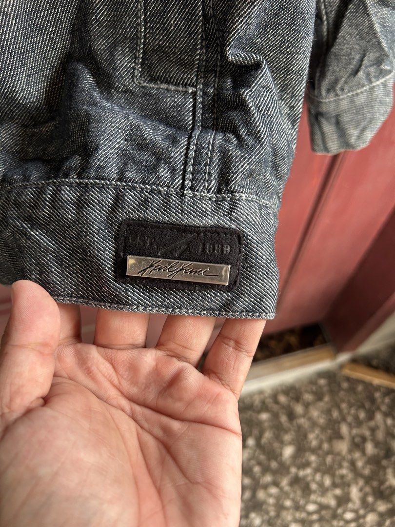 Karl Kani Sculptured denim jacket (Category: Announcements) located in Caloocan City. Submitted by lux.05 (Listing ID 1462441934, Image 2). Description: Good asnew No issue Med to large May leather Ang Taas Authentic DM .