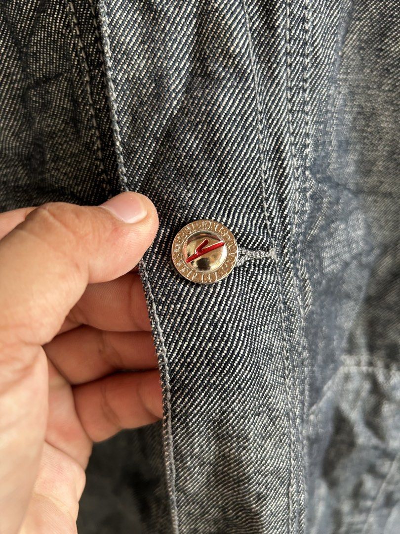 Karl Kani Sculptured denim jacket (Category: Announcements) located in Caloocan City. Submitted by lux.05 (Listing ID 1462441934, Image 3). Description: Good asnew No issue Med to large May leather Ang Taas Authentic DM .