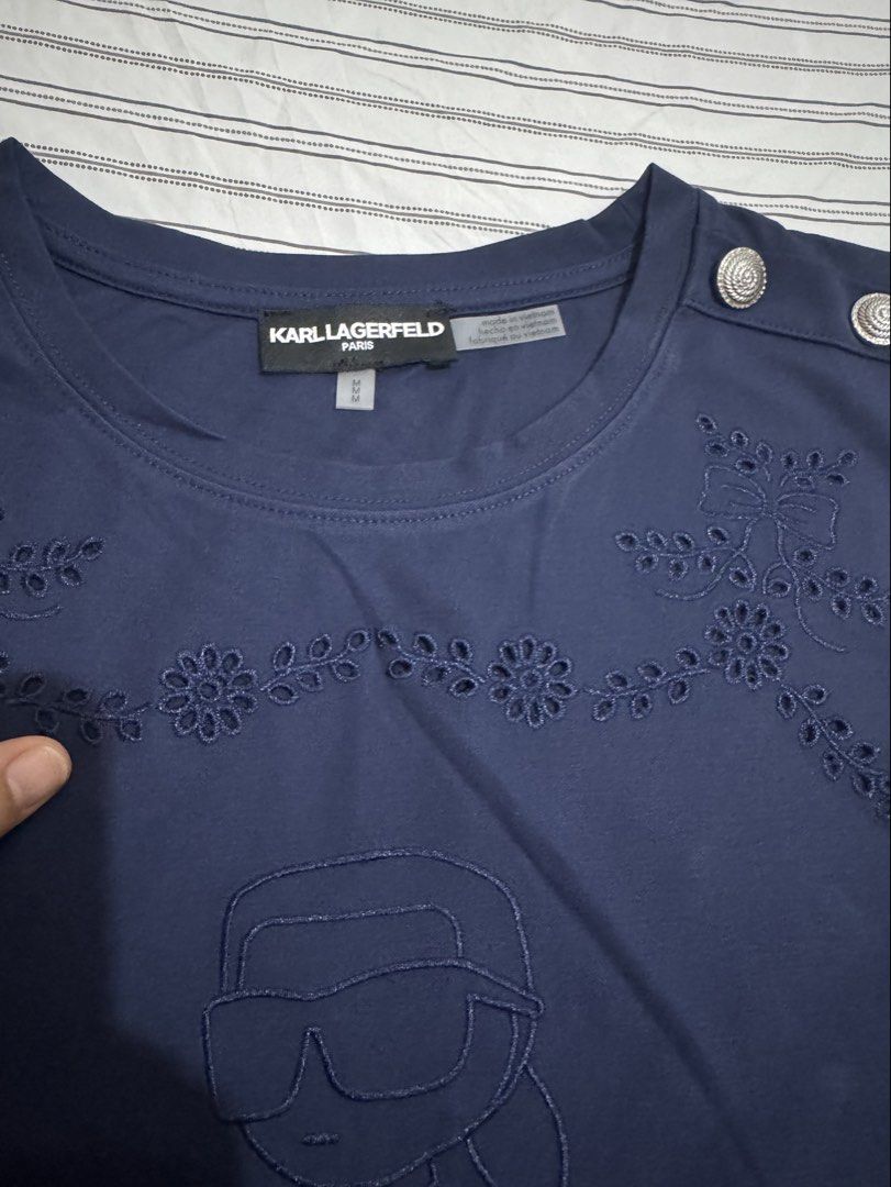 Karl Lagerfeld Sleeveless Blouse (Category: Announcements) located in Quezon City. Submitted by branded_jo (Listing ID 1462677641, Image 2). Description: Original Karl Lagerfeld sleeveless blouse (lolo logo) Size Med Color Navy blue Brand new with tag Bought in US Lalamove Ready.