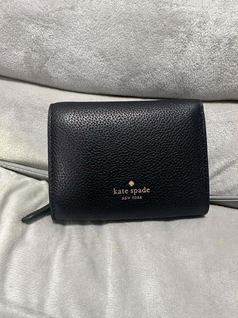 Kate spade wallet (Category: Purses & Pouches) located in Calamba. Submitted by jungk00ki3 (Listing ID 1462526994, Image 2). Description: .