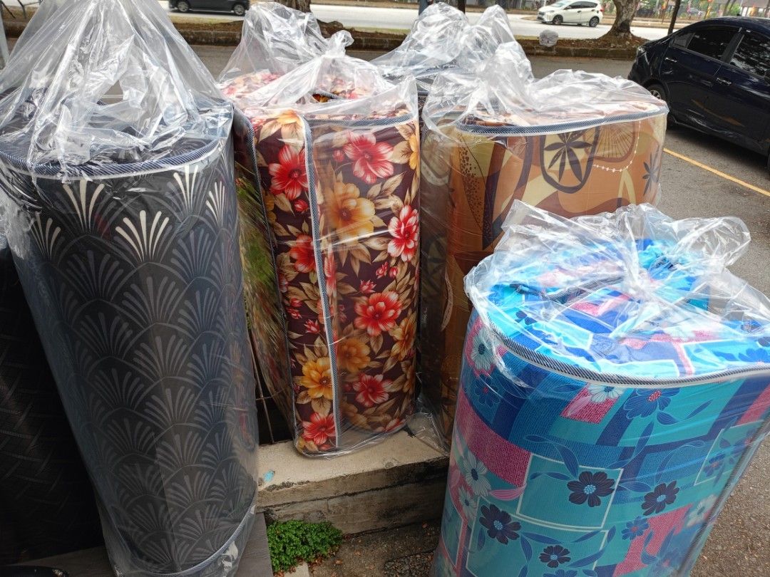 Katil double decker single split (Category: Other Home Decor) located in Shah Alam. Submitted by kedaimurah37438 (Listing ID 1462571328, Image 2). Description: katil double decker single split baru harga pickup RM 350 borong RM 450 seunit pos pickup hantar k yati 013-33-92-699 pickup kedai murah murah no 23 jln teras jernang 27 shah alam.