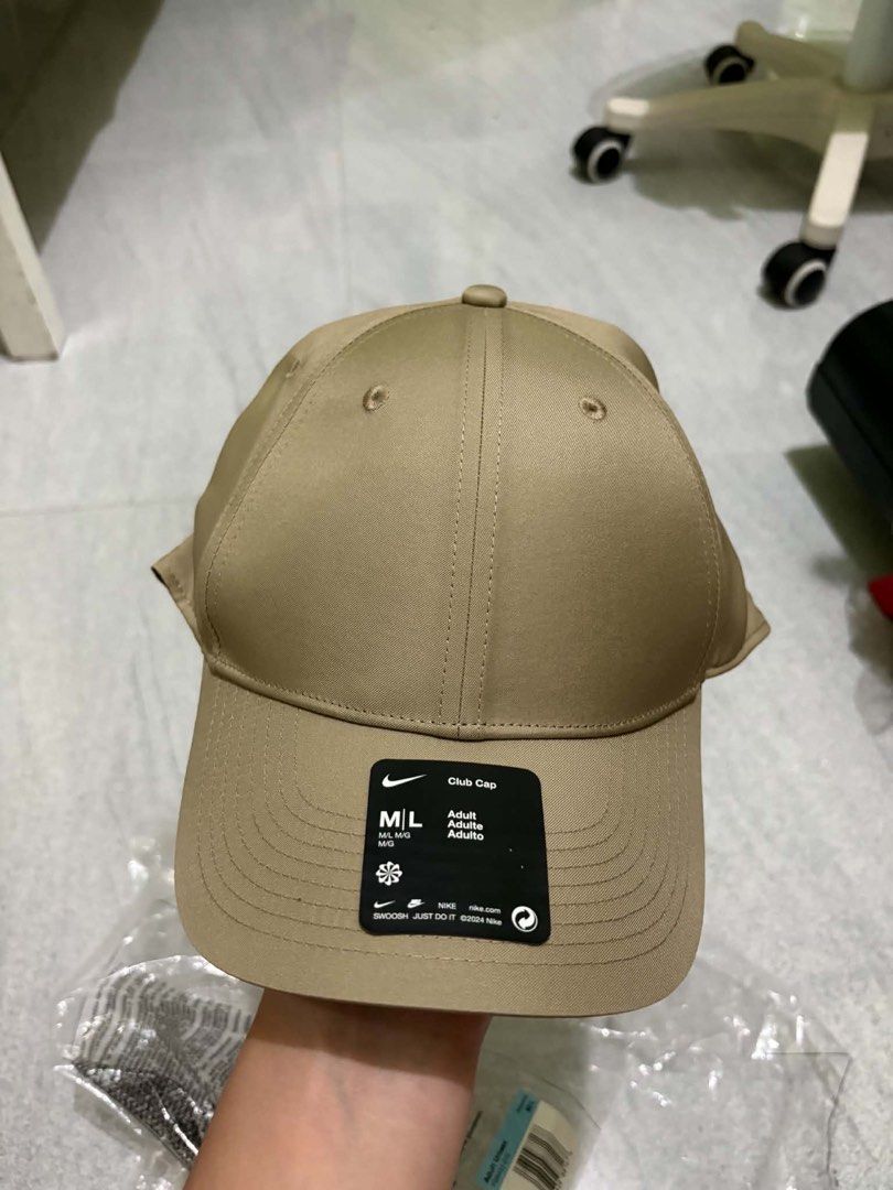 khaki Nike Dri-FIT Club Structured Blank Front Cap (Category: Caps & Hats) located in Manila. Submitted by ileonajanae_ (Listing ID 1462444301, Image 1). Description: authentic and bnew size M/L .