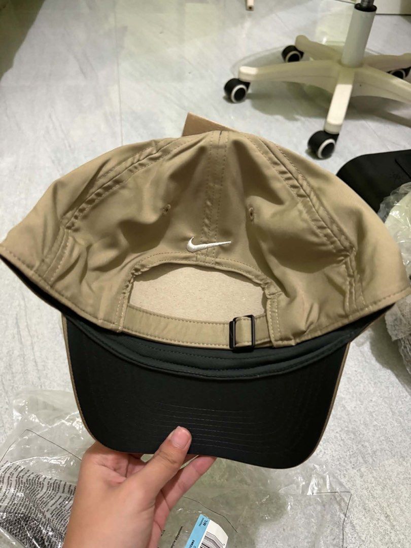 khaki Nike Dri-FIT Club Structured Blank Front Cap (Category: Caps & Hats) located in Manila. Submitted by ileonajanae_ (Listing ID 1462444301, Image 2). Description: authentic and bnew size M/L .