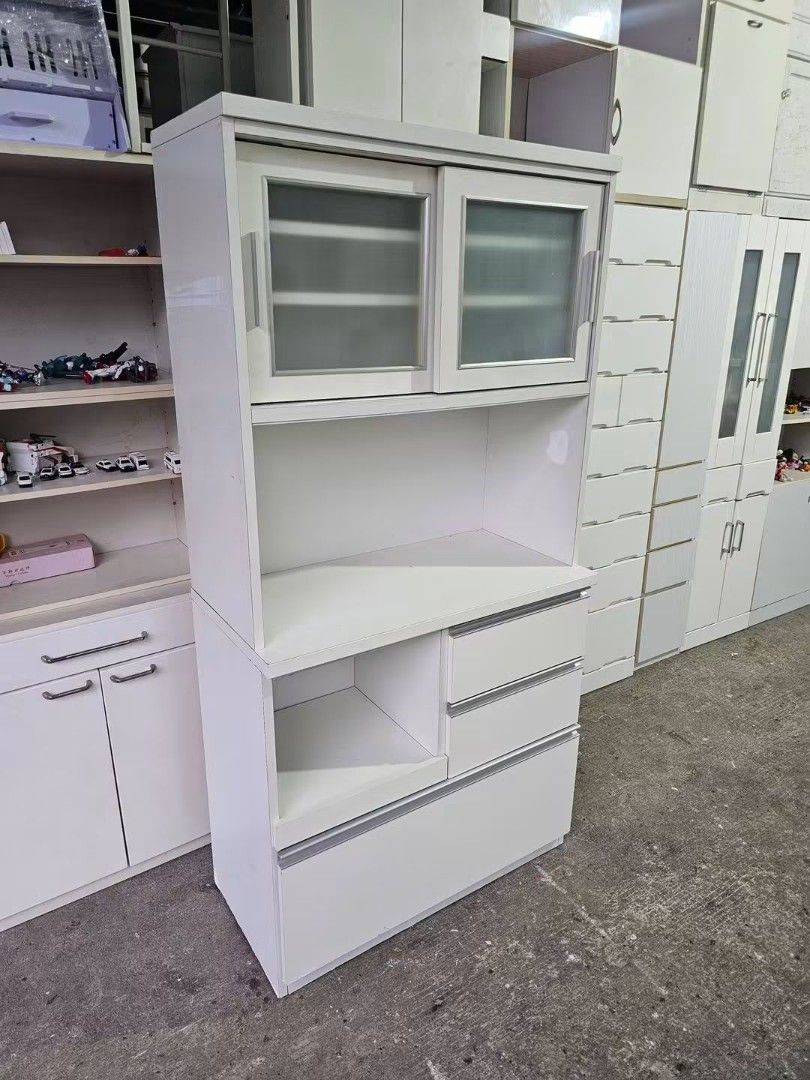 KITCHEN CABINET JAPAN SURPLUS (Category: Shelves, Cabinets & Racks) located in Manila. Submitted by Hezcki (Listing ID 1462604902, Image 2). Description: .
