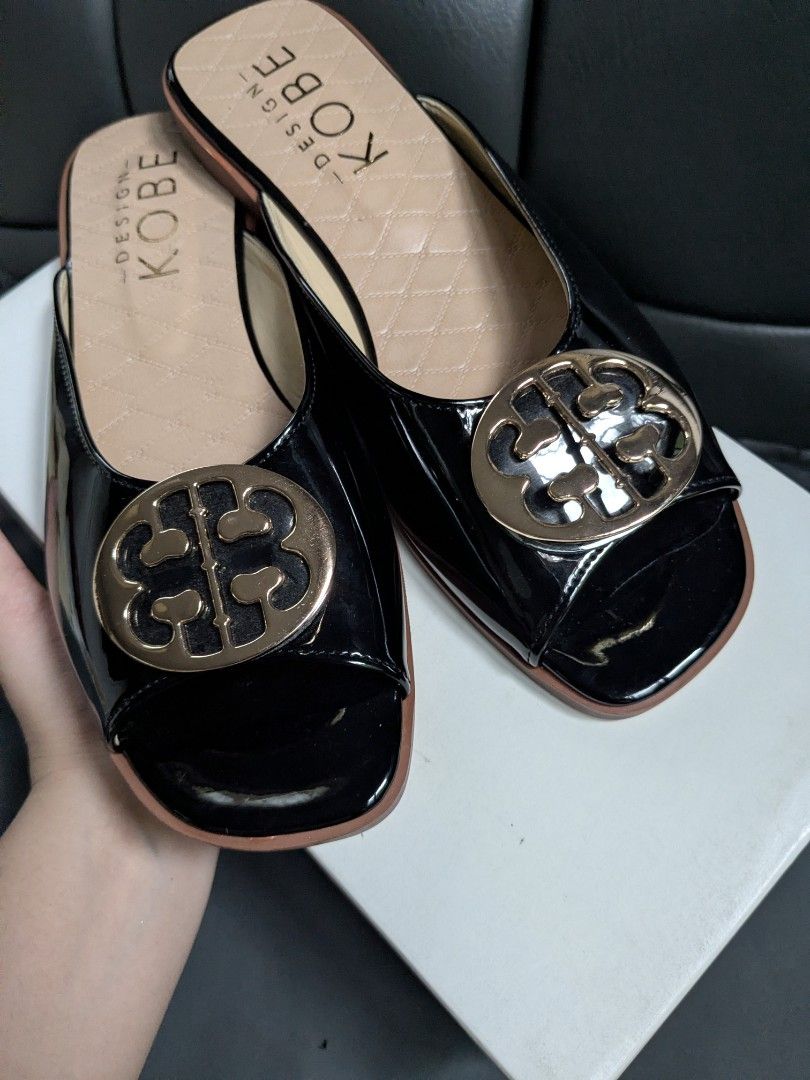 Kobe Japan Black Flats Sandals (Category: Flats & Sandals) located in Quezon City. Submitted by nnncorner (Listing ID 1462609173, Image 2). Description: Kobe Japan Black Flats Sandals EU 37 / US 6 / 25 cm Made in Japan New with box 700.