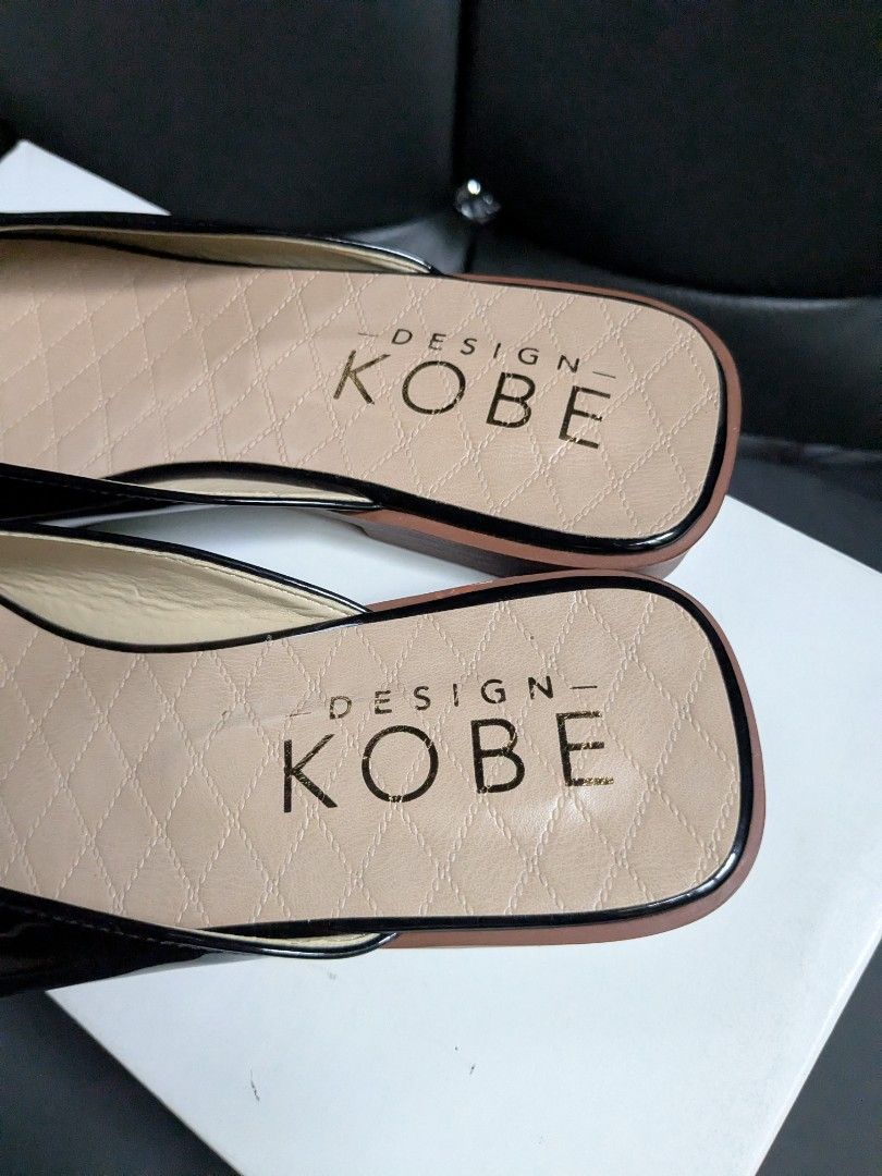 Kobe Japan Black Flats Sandals (Category: Flats & Sandals) located in Quezon City. Submitted by nnncorner (Listing ID 1462609173, Image 3). Description: Kobe Japan Black Flats Sandals EU 37 / US 6 / 25 cm Made in Japan New with box 700.