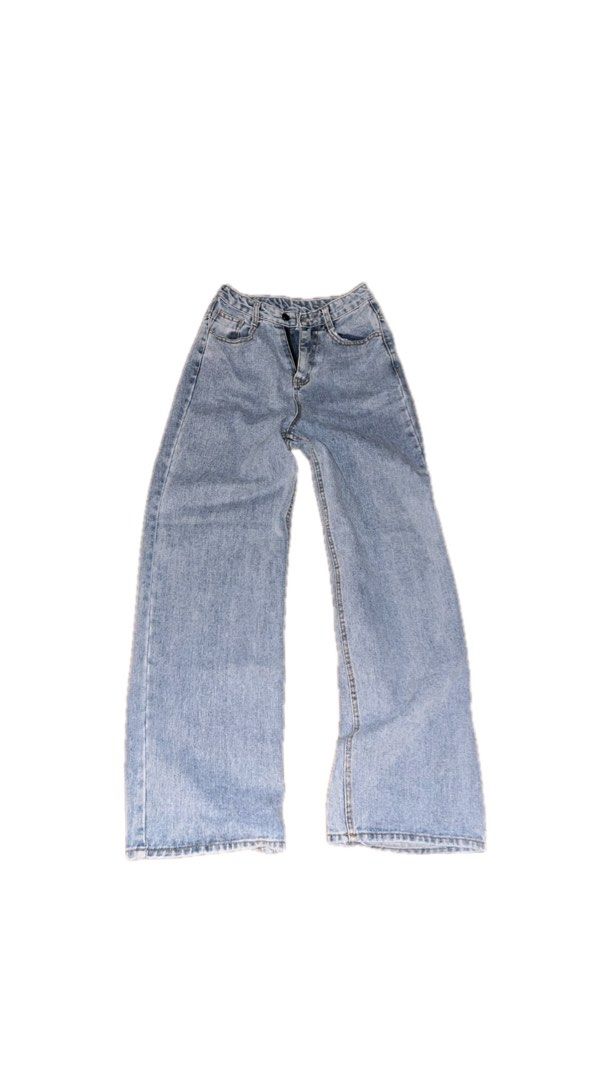 Korean Straight Cut Jeans/Pants (Category: Jeans) located in Taguig. Submitted by weidhen (Listing ID 1462572448, Image 1). Description: Waist- 22 Length- 32.