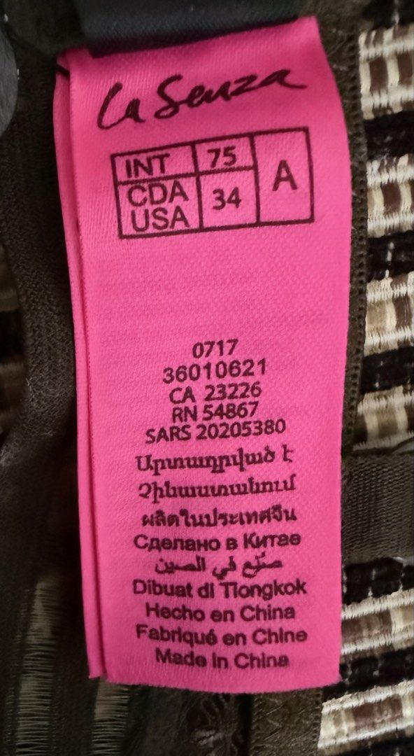 La Senza Black Lace Bra 34A (Category: Undergarments & Loungewear) located in Nasugbu. Submitted by truelion.9528cf (Listing ID 1462504048, Image 2). Description: - La Senza black lace bra - Textured pattern on cups - Sheer striped detailing on band - Adjustable straps - Brand new with tags attached.