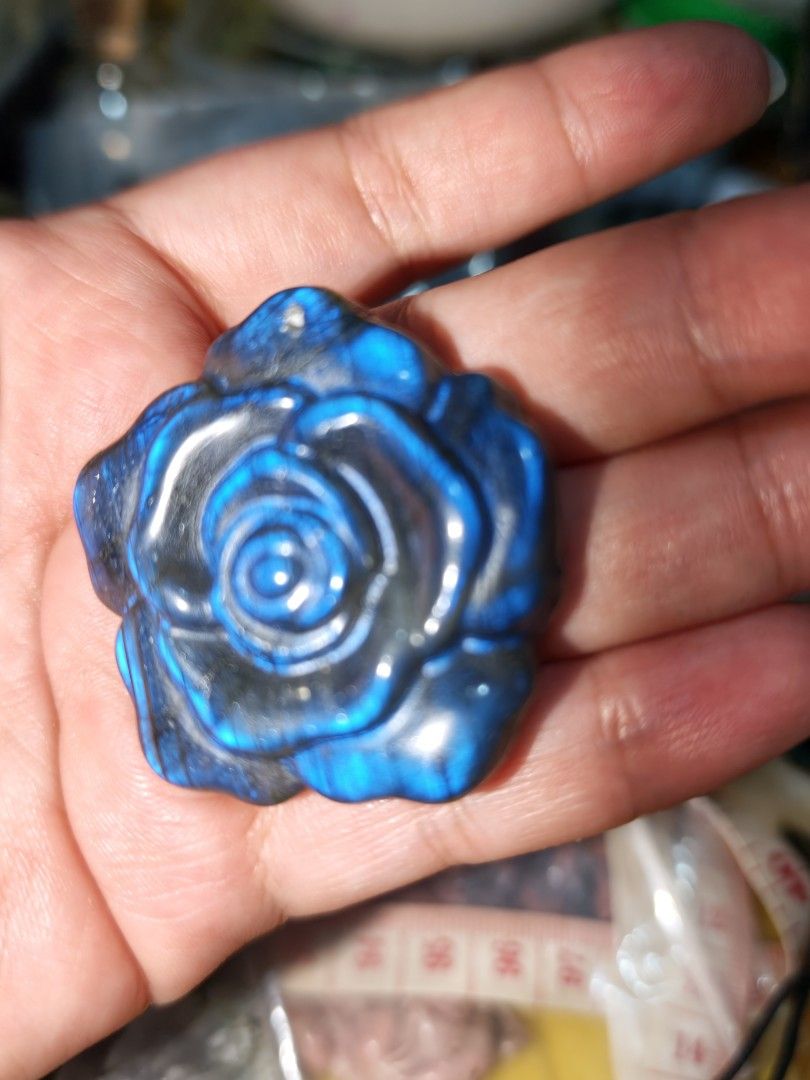 Labradorite Rose Big Pendant (Category: Necklaces) located in Quezon City. Submitted by piaoliangcollections.ph (Listing ID 1462630071, Image 3). Description: Made From Natural Labradorite Crystal Stone Add this to your Collection PM for sure Buyer.