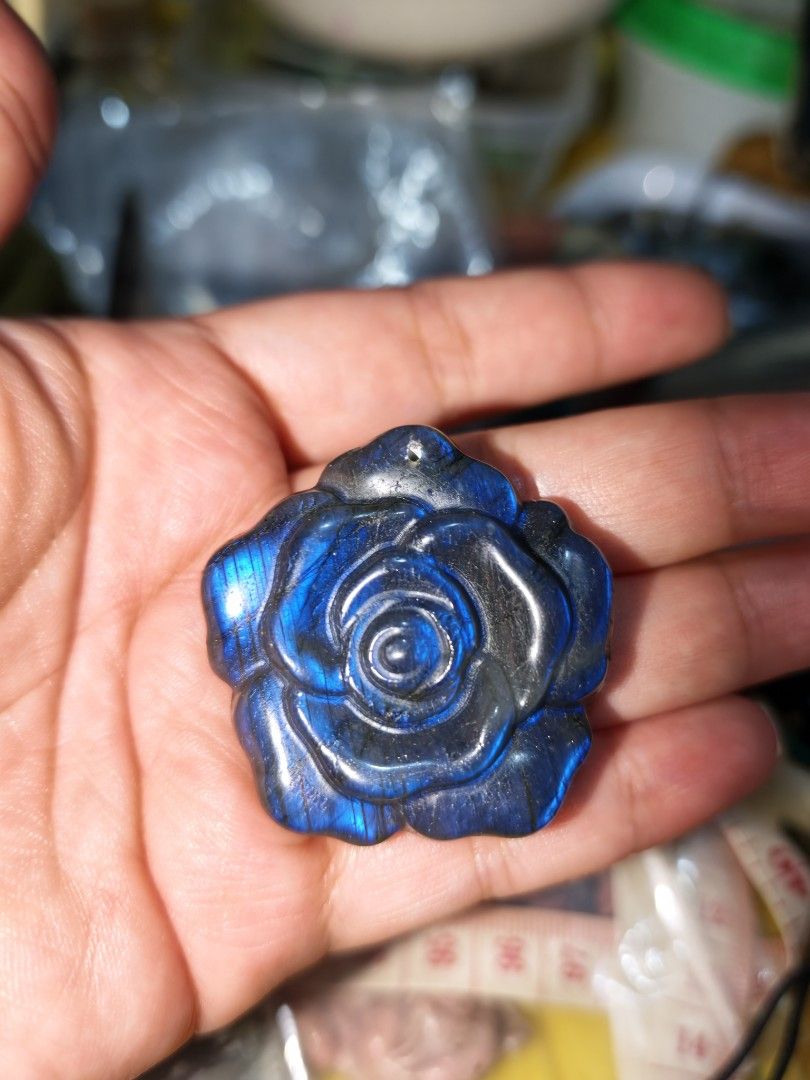 Labradorite Rose Big Pendant (Category: Necklaces) located in Quezon City. Submitted by piaoliangcollections.ph (Listing ID 1462630071, Image 2). Description: Made From Natural Labradorite Crystal Stone Add this to your Collection PM for sure Buyer.