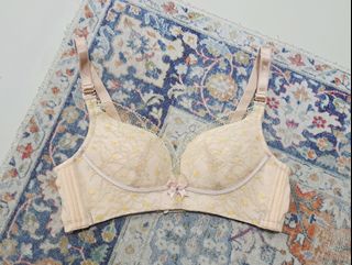 (Category: ) located in . Submitted by lyrachloe (Listing ID 1462678293, Image 1). Description: .