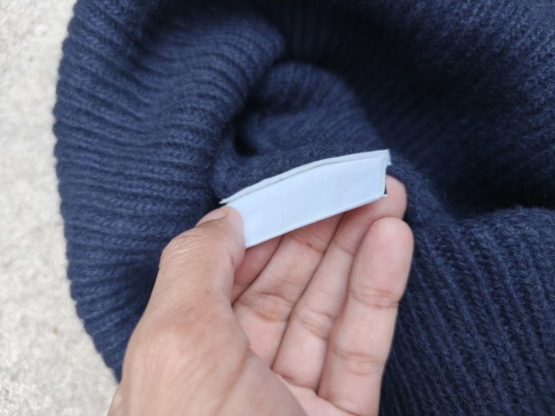 Lacoste knitted dress❗ (Category: Coats, Jackets and Outerwear) located in Santa Cruz. Submitted by lesterpogs30 (Listing ID 1462625242, Image 3). Description: Lacoste knitted dress size 34 excellent condition 20x37 cut tags lang po sya.