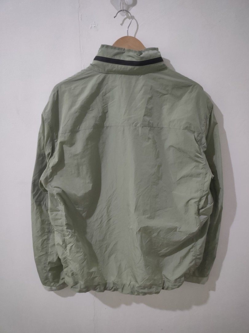 LAFUDGE STORE Windbreaker (Category: Coats, Jackets and Outerwear) located in Ozamiz City. Submitted by ukaygrails (Listing ID 1462668242, Image 2). Description: Like New condition No issue YKK Vislon zipper 3 pockets(1 pocket on left sleeve) Packable hoodie Dimes 23.5/26.