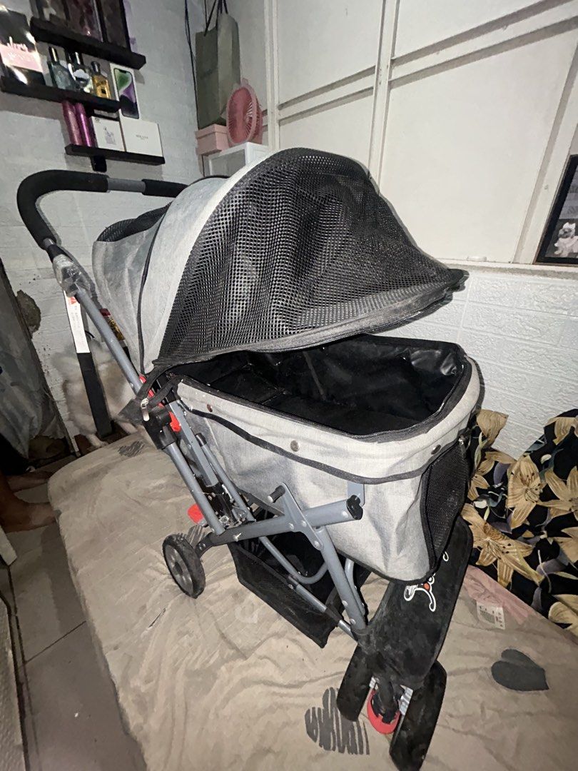 LARGE DURABLE PET STROLLER FOR CATS AND DOGS (Category: Homes & Other Pet Accessories) located in San Jose. Submitted by uniquef1nds (Listing ID 1462616391, Image 1). Description: For sale — spacious & sturdy pet stroller, perfect for cats and small to medium-sized dogs! 🐾 ✨ Reversible — can be used facing you or facing forward ✨ Large & spacious interior ✨ Sturdy & durable frame ✨ Breathable mesh & good ventilation ✨ With canopy for added prote