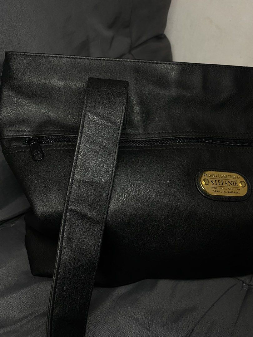 Leather Tote Bag (Category: Tote Bags) located in Manila. Submitted by _lliahmiranda (Listing ID 1462461605, Image 3). Description: .