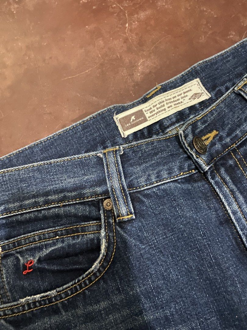 Lee Copper Bootcut (Category: Jeans) located in Malita. Submitted by ronnyboi (Listing ID 1462566348, Image 3). Description: W:34 L:42 T:11.5 H:9 Mine:350.