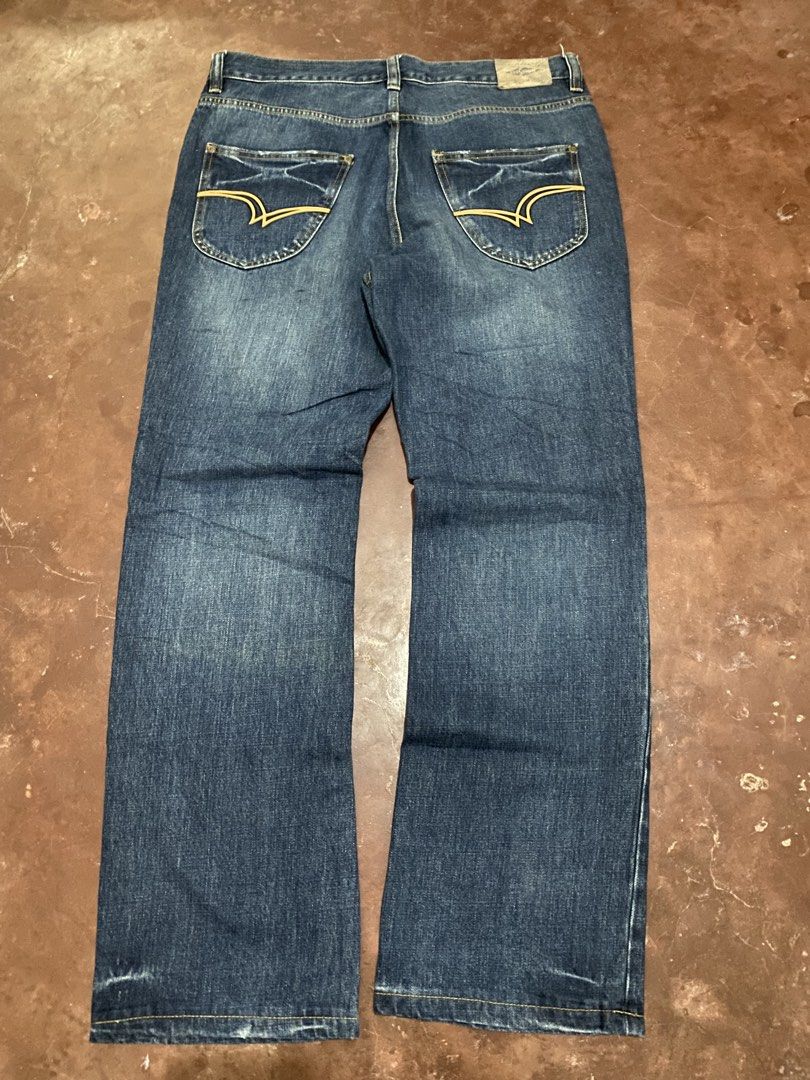 Lee Copper Bootcut (Category: Jeans) located in Malita. Submitted by ronnyboi (Listing ID 1462566348, Image 1). Description: W:34 L:42 T:11.5 H:9 Mine:350.