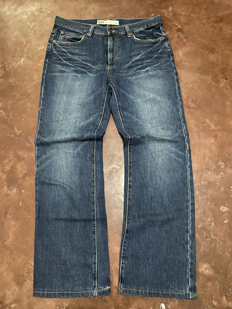 Lee Copper Bootcut (Category: Jeans) located in Malita. Submitted by ronnyboi (Listing ID 1462566348, Image 2). Description: W:34 L:42 T:11.5 H:9 Mine:350.