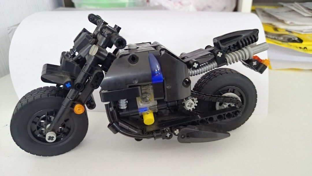 Lego Motorcycle black (Category: Lego & Building Sets) located in Manila. Submitted by iamalex22 (Listing ID 1462477903, Image 1). Description: naka display lang sa bahay complete parts.