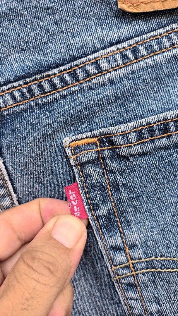 Levi's 501 Jeans (Category: Jeans) located in Tagum. Submitted by edmundopil44797 (Listing ID 1462472645, Image 2). Description: Levis 510 for men Size 30/32 on tag Actual 32 on tape measure Lenght 42 Laylayan 6.5 Slim fit jeans Need wash Semi strech Excellent Price 850 php Payment first Mop:Gcash No cop/cod Location;Tagum city Classic blue Levi's 501 jeans - Size: L - Button fly closure - Frayed hem detail - Made from durable denim - Ideal for e