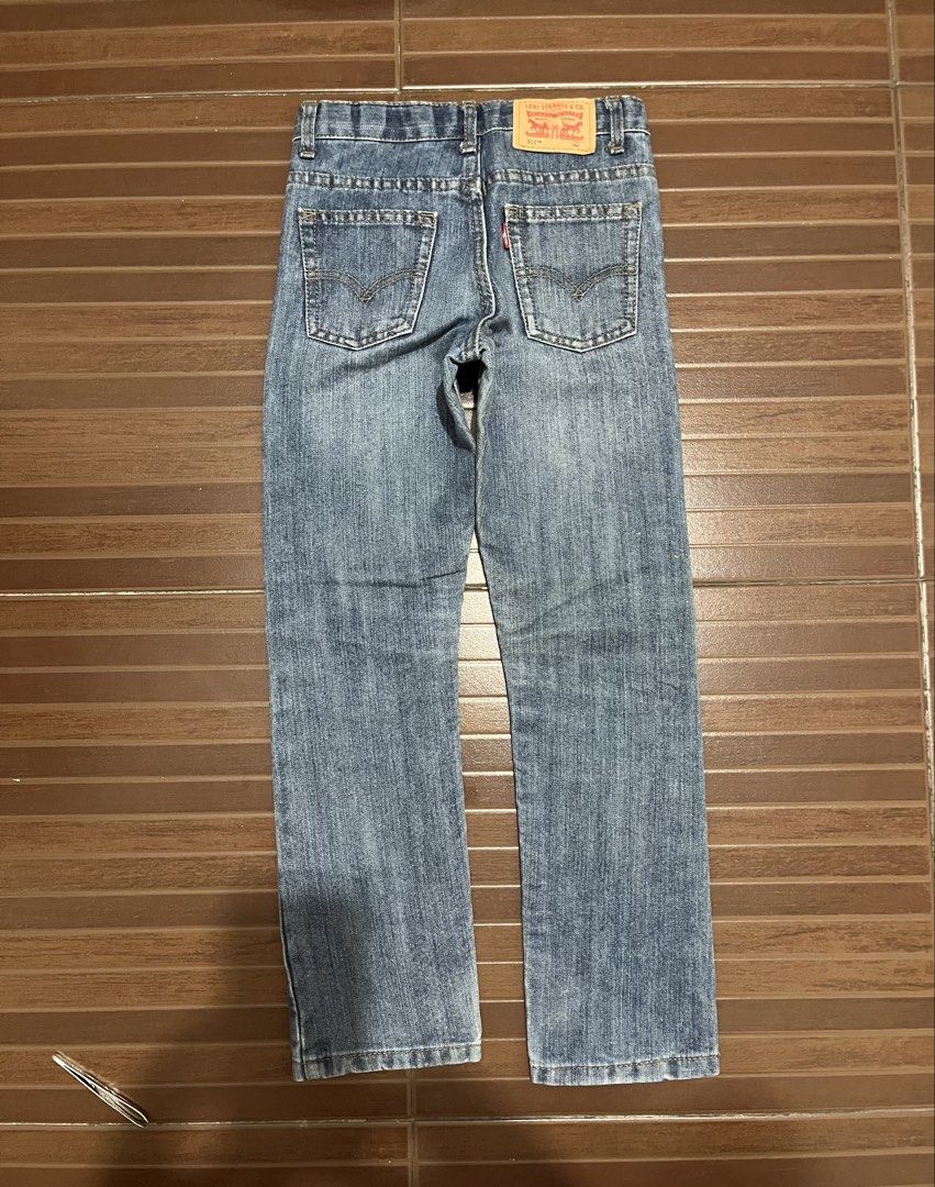 Levi's 511 Slim Fit Jeans - Size 7 REG (Category: Jeans) located in Manila. Submitted by cypher05 (Listing ID 1462611455, Image 3). Description: - Levi's 511 Slim Fit jeans - Classic blue wash - Button and zip closure - Two back pockets with signature stitching - Red tab detail - Ideal for everyday wear.