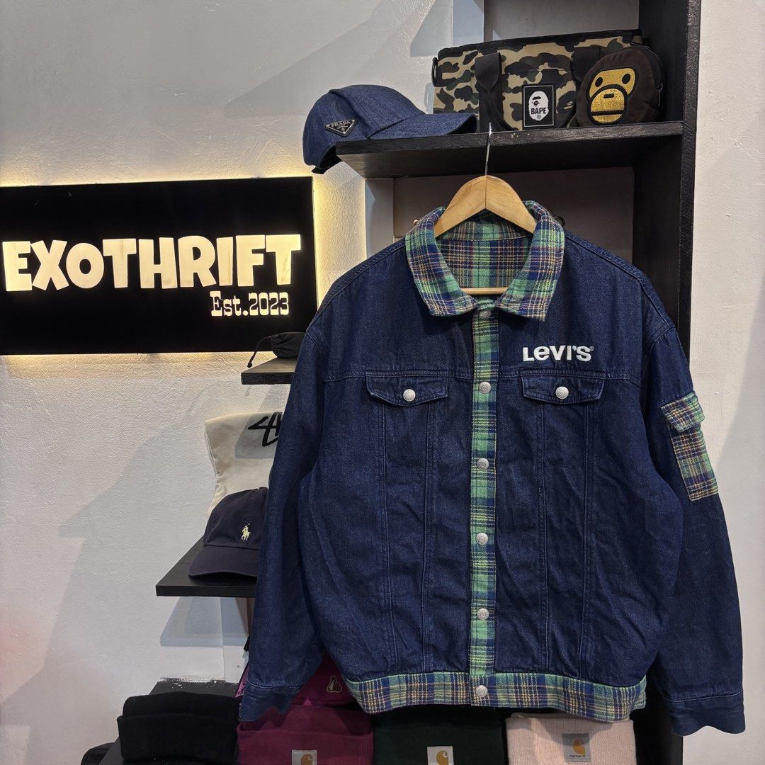 Levis Denim (Reversible) (Category: Activewear) located in Rizal. Submitted by doyskie.star (Listing ID 1462453960, Image 1). Description: Dimes:23 x 25.5 .