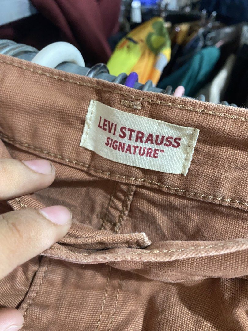 Levis double knee jorts (Category: Jeans) located in San Jose del Monte. Submitted by dripfromthrift2 (Listing ID 1462504453, Image 2). Description: .