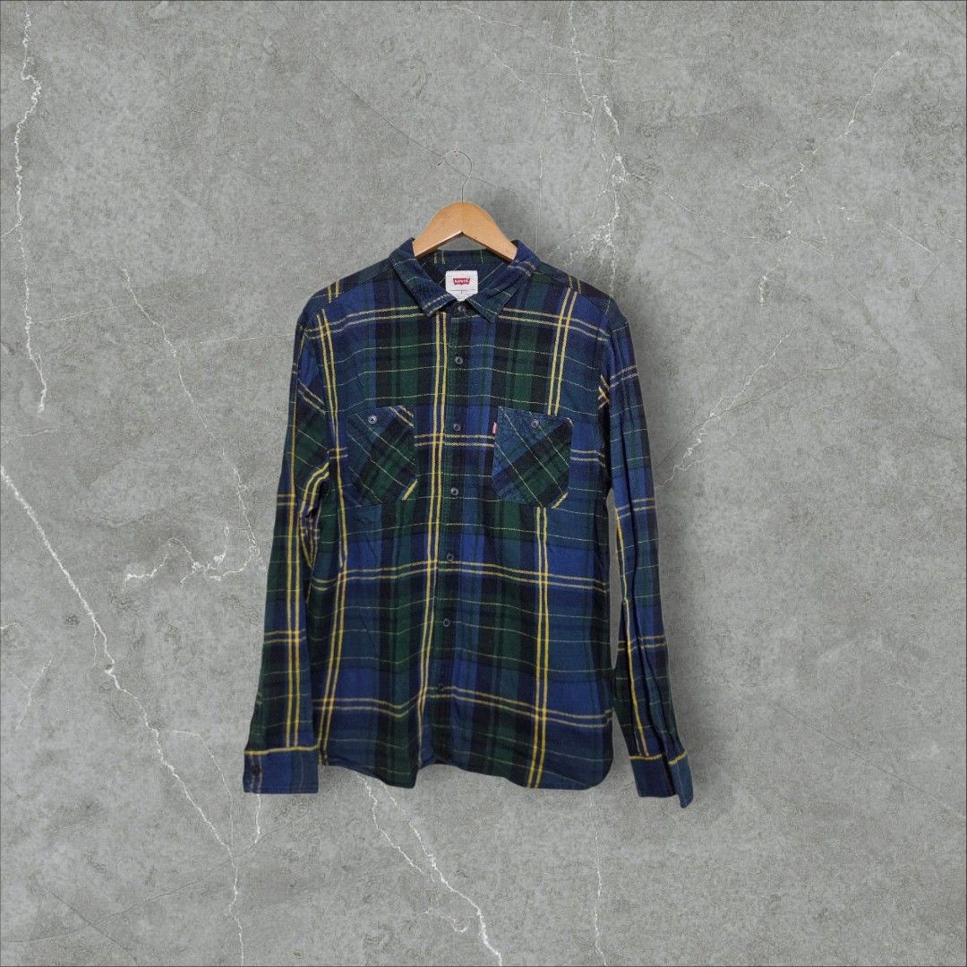 Levis plaid flannel polo (Category: Coats, Jackets and Outerwear) located in Baguio. Submitted by fadexquisite (Listing ID 1462549850, Image 1). Description: Levis plaid flannel polo Large 28x22 Excellent condition 500 plus ship fee.