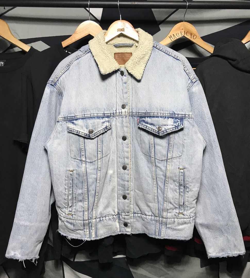 Levi’s sherpa distressed denim jacket (Category: Coats, Jackets and Outerwear) located in Manila. Submitted by boombapthrift (Listing ID 1462588426, Image 1). Description: width 23 length 25.
