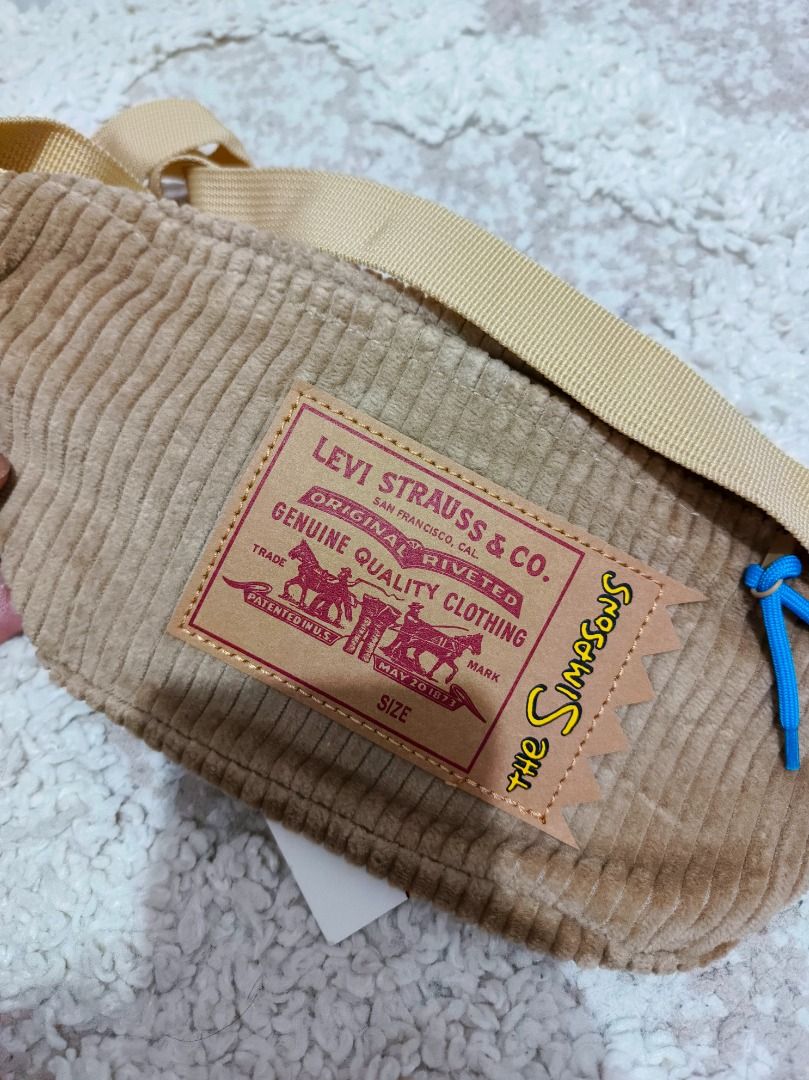Levis Simpsons Waistpack Belt Bag (Category: Cross-body Bags) located in Caloocan City. Submitted by adidaszler (Listing ID 1462595413, Image 1). Description: .
