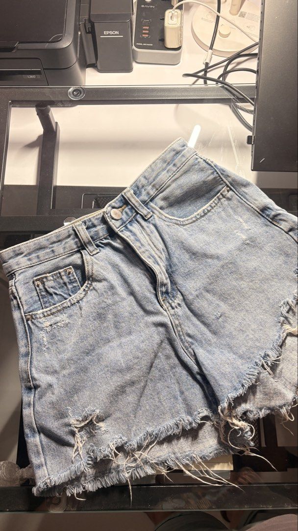 Light Washed Denim Shorts (Category: Shorts) located in Manila. Submitted by declutterbymiks (Listing ID 1462651532, Image 2). Description: Denim Shorts Size : 25-26 inch ( waist ) Color : light wash Condition : Used .