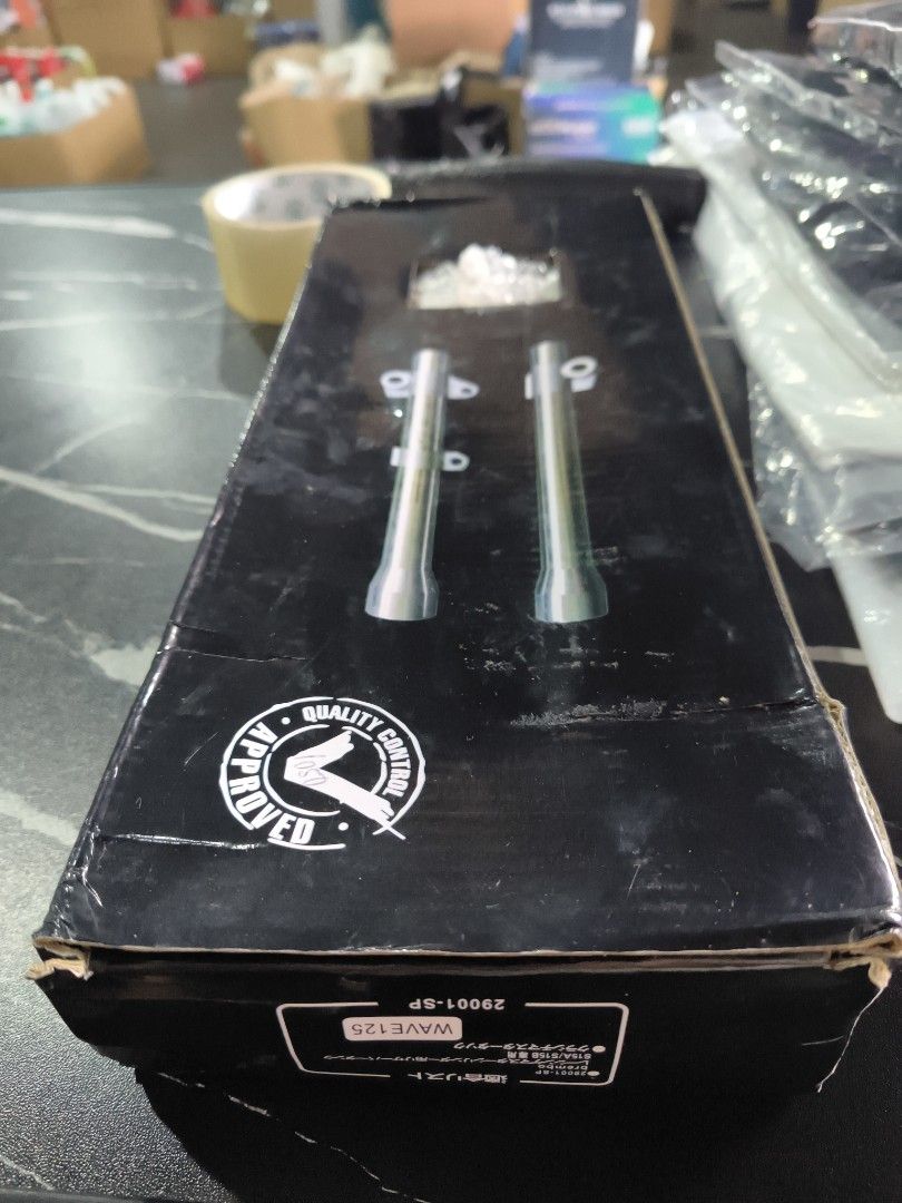 LIGHTEN FRONT SHOCK FOR WAVE125 (Category: Body Parts and Accessories) located in Cavite. Submitted by rexramirez15 (Listing ID 1462564981, Image 1). Description: Wave 125 V1 fixed price.