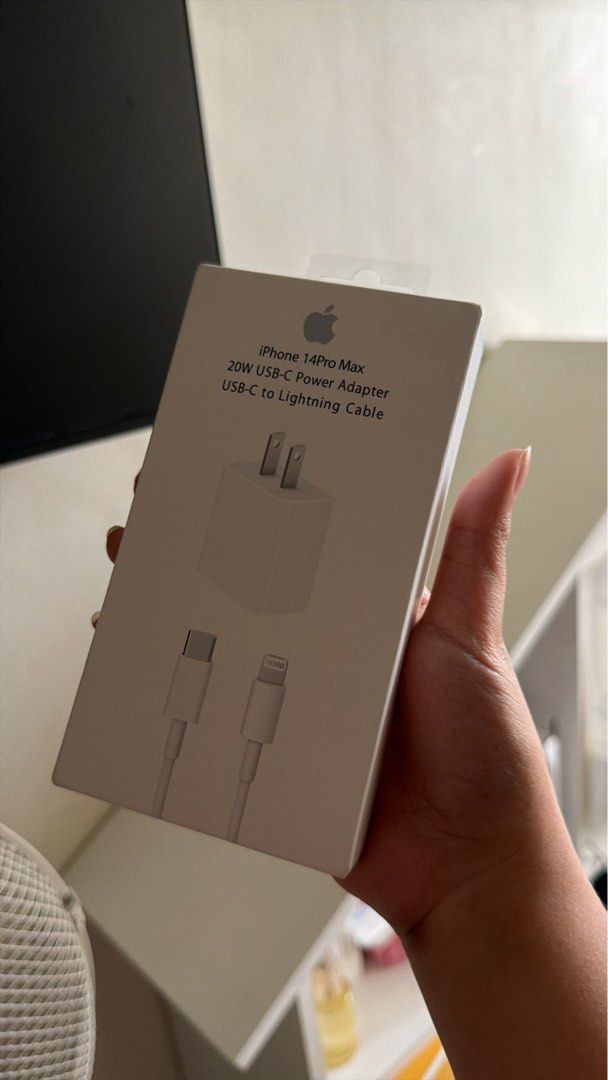 lightning charger set with 20w adapter (Category: Chargers & Cables) located in Pasig City. Submitted by aurae.clo (Listing ID 1462674710, Image 1). Description: set cord and adapter 20w fast charging.