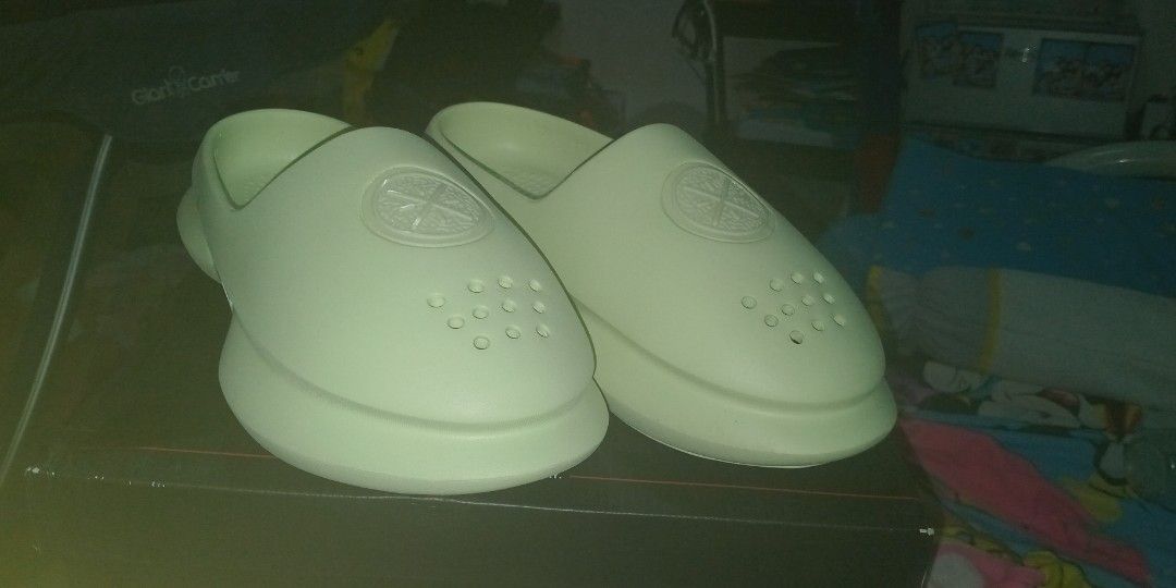 Lining way of wade slides (Category: Slippers & Slides) located in Manila. Submitted by cloudrainskygrey (Listing ID 1462523909, Image 3). Description: brand new size 9 lining way of wade slides.