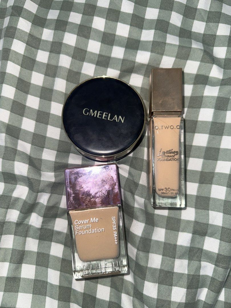 Liquid foundation dazzle me gmeelan otwoo (Category: Makeup) located in Antipolo. Submitted by wornbyada (Listing ID 1462565089, Image 1). Description: Dazzle me light pearl 90% 199 only Gmeelan cushion in shade natural Liquid 90% powder 80% 199 only Bundle for 500 pesos O.two.o shade #4 warm sand.