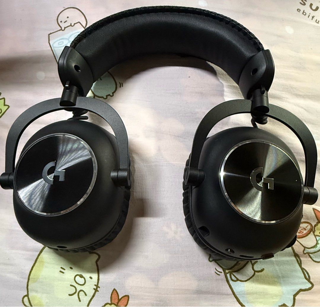 Logitech G PRO X 2 LIGHTSPEED Wireless Gaming Headset （分類：頭戴式/罩耳式耳機）位於 Hong Kong。 由 cycarenze074613 提交（商品編號 1462614307，圖片 1）。簡介： Logitech G PRO X 2 LIGHTSPEED wireless headset. 7.1 surround sound. Great for gaming. Comes with a carrying case. The earcups have L and R indicators. The headband has 'PRO' embossed on it. Check photos for details.。