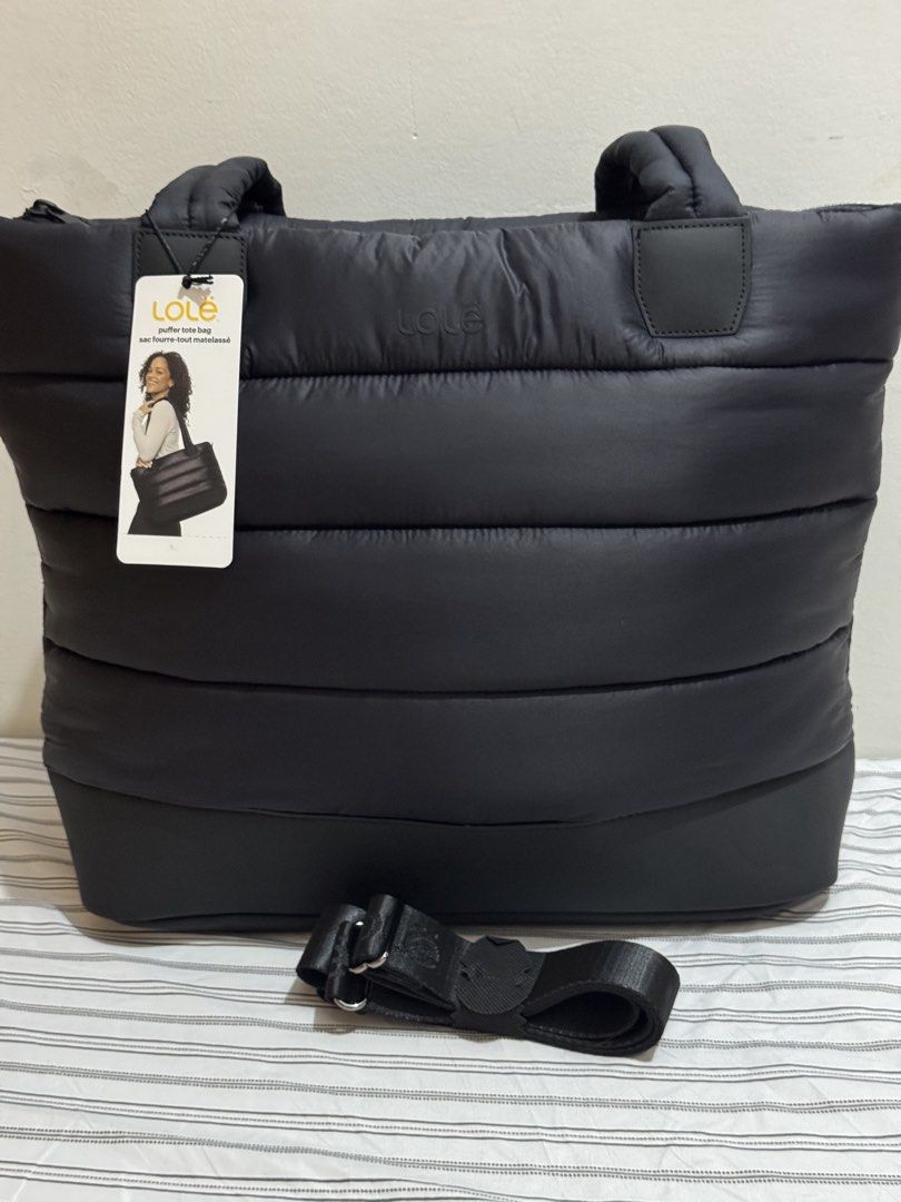 Lole Puffer Tote bag (Category: Announcements) located in Quezon City. Submitted by branded_jo (Listing ID 1462678057, Image 1). Description: Lole Puffer Tote Bag Color Black Large Size Brand new with tag Bought in Canada Lalamove Ready.