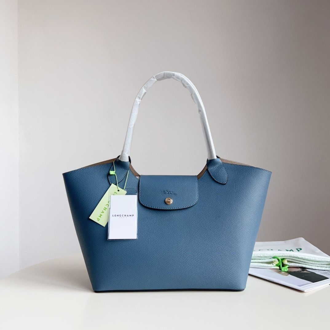 Longchamp Le Pliage Energy Tote Bag （分類：手袋及銀包）位於 Hong Kong。 由 xiaoluxiao-0501 提交（商品編號 1462620451，圖片 1）。簡介： 。