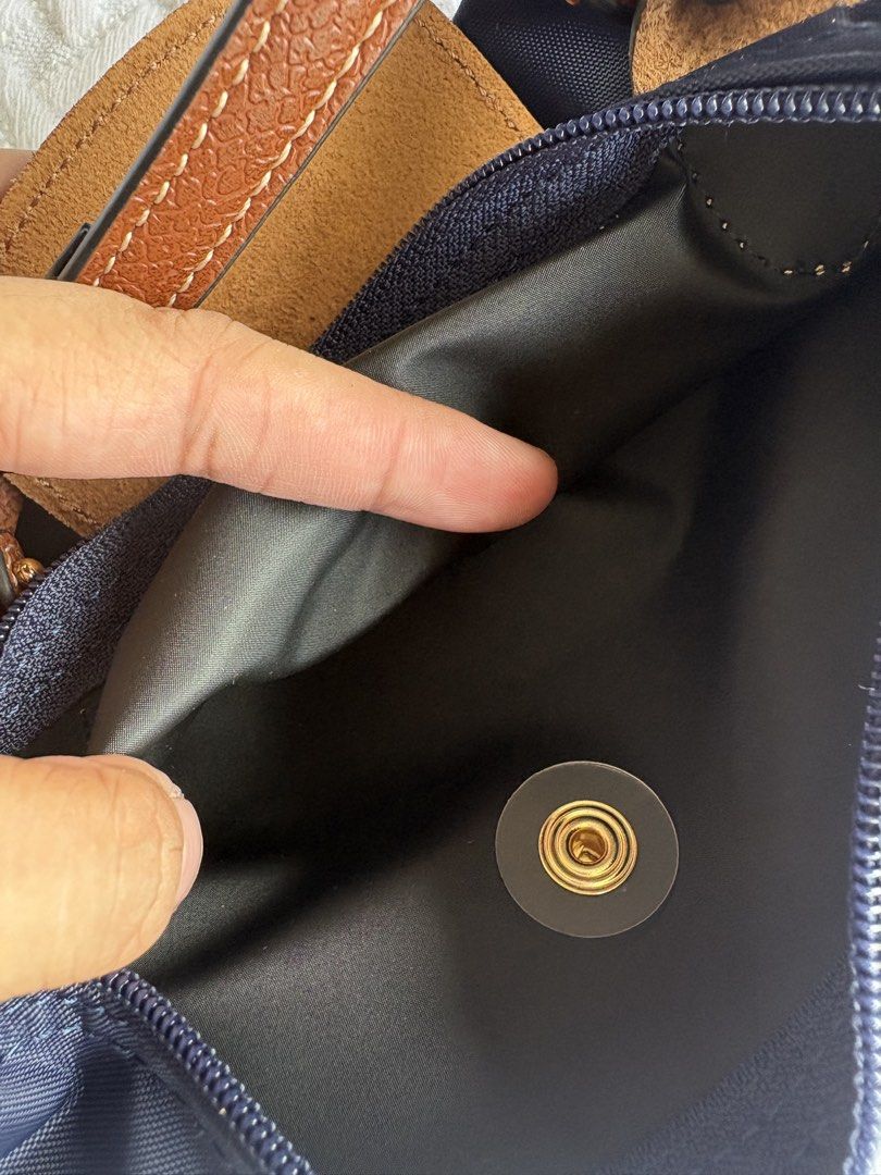 Longchamp mini navy (Category: Cross-body Bags) located in Bacolod City. Submitted by poppylouri.ph (Listing ID 1462455899, Image 3). Description: Authentic. Like new condition LC mini in navy. Ready to ship. MOP: Gcash, gotyme bank or BPI only. NO COD. Pay now, ship tomorrow. SF c/o buyer. .