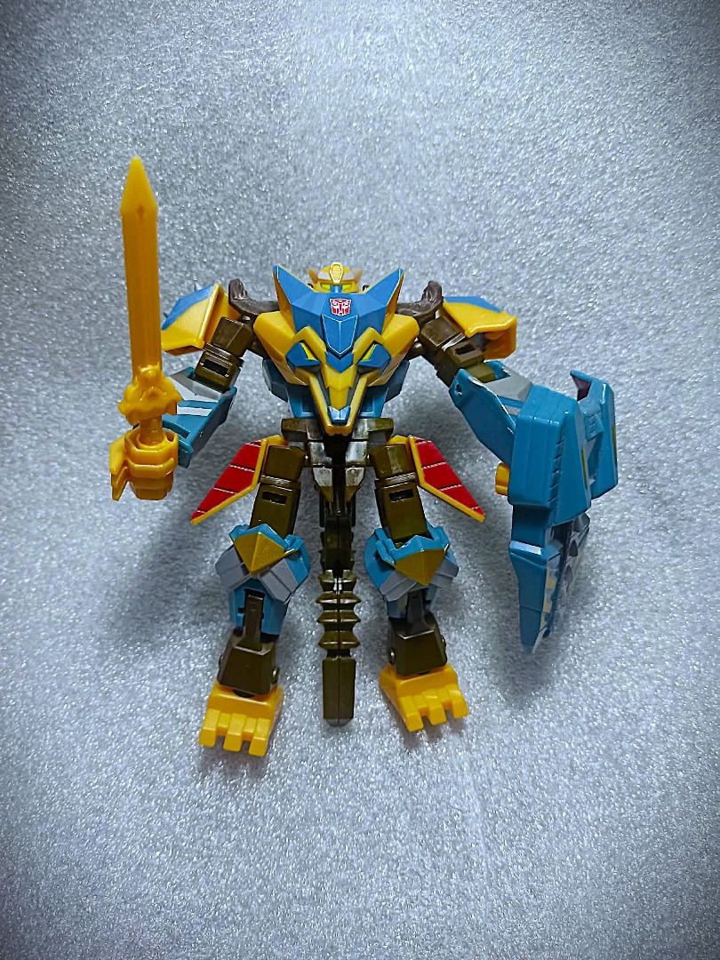 Loose Cyberverse THUNDERHOWL Hasbro Deluxe Class Decepticon Transformers (Category: Action & Battle Toys) located in Pasay City. Submitted by Chariselyn (Listing ID 1462642831, Image 1). Description: Loose Cyberverse THUNDERHOWL (400+sf) Hasbro Deluxe Class Decepticon Transformers Series: Cyberverse Adventure, 2018 Scale: 5 inches Stock: 1 Condition: 9/10 Issues: 0 Accessories: with weapons, no manual Mode of Payment: GCash or through your rider 